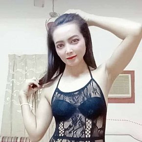 Lana escort in Muscat offers Experiência com garotas (GFE) services