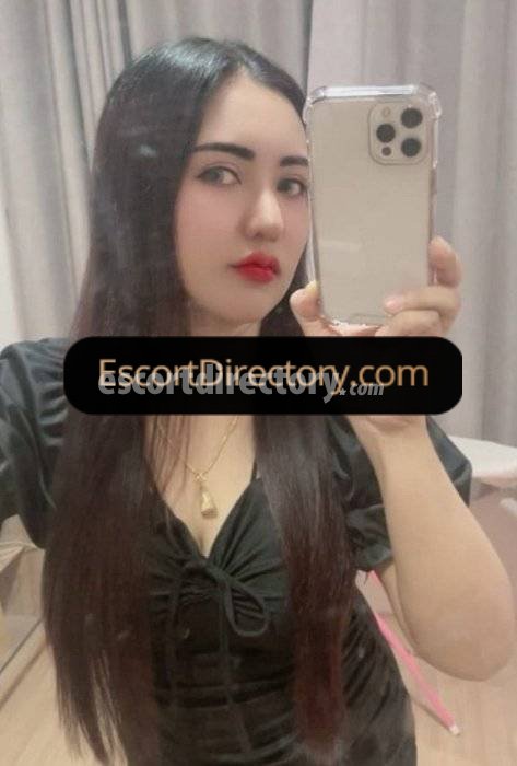 Ameena escort in Muscat offers Fingering services
