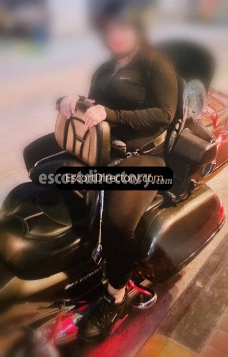 Melek escort in Manama offers Erotische Massage services