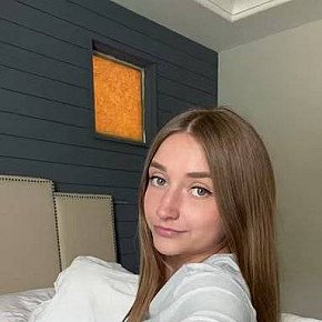 Emilye escort in Berlin offers Cum on Face services