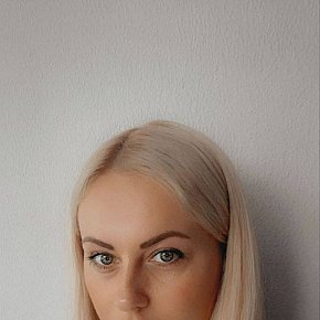Chris Model /Ex-model
 escort in Paris offers Blowjob with Condom services