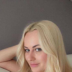 Chris Model /Ex-model
 escort in Paris offers Blowjob with Condom services