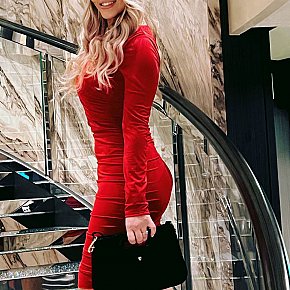 Victoria Posterior Mare escort in Paris offers Sărut Franţuzesc services