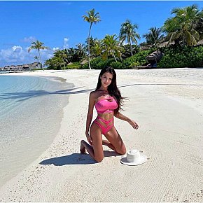 Katrin Entièrement Naturelle escort in Istanbul offers Branlette services