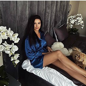 Katrin Entièrement Naturelle escort in Istanbul offers Branlette services