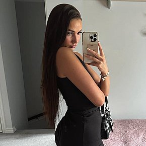 Lucie Model /Ex-model
 escort in Paris offers Kissing services
