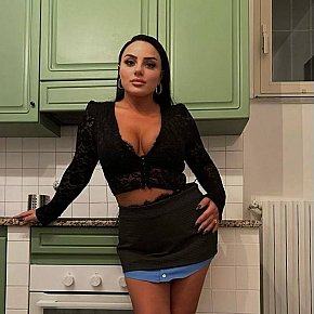 Viktoria Modella/Ex-modella escort in Paris offers 69 Position services