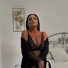 Viktoria Modella/Ex-modella escort in Paris offers 69 Position services