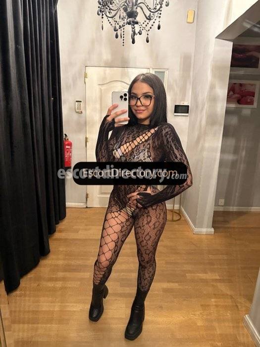 Aleska escort in Madrid offers Masaje erótico
 services
