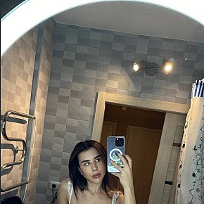 Taisia Muscular
 escort in Paris offers Erotic massage services