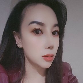 Salinna Petite escort in  offers Zungenküsse services