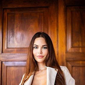 Karen Vip Escort escort in Paris offers Besar si hay buena química
 services