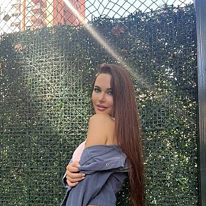 Karen Vip Escort escort in Paris offers Besar si hay buena química
 services