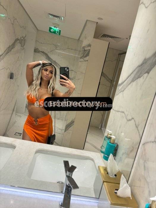 Mia Mignonă escort in Madrid offers Oral fără Prezervativ services