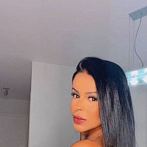 Alice Étudiante escort in São Paulo offers Branlette services