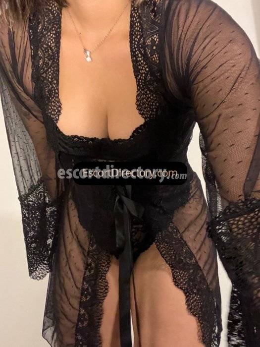 Lara escort in  offers Massagem próstatica services