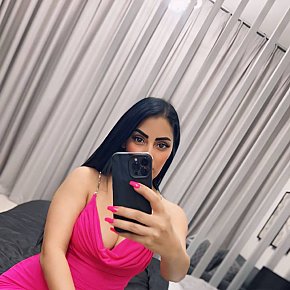 MAYA escort in Dubai offers Sesso in posizioni diverse services