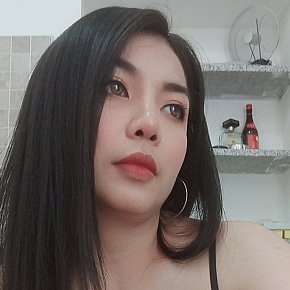 Julie-Model Vip Escort escort in Hamburg