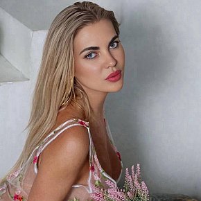 VictoriaRealPhotos Pequeña Y Delgada escort in  offers Posición 69 services