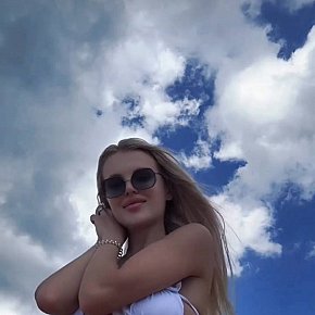VictoriaRealPhotos Pequeña Y Delgada escort in  offers Posición 69 services