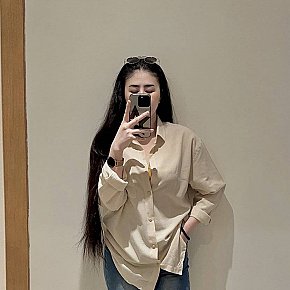 IDeer escort in  offers Masaje erótico
 services