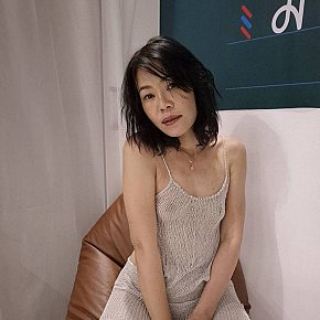 Ning Completamente Naturale escort in Bangkok offers Doppia penetrazione services