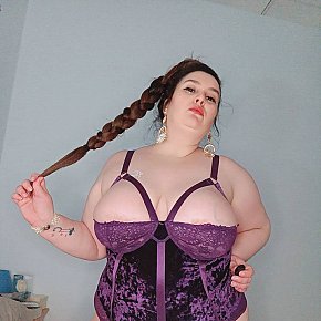 Sol-Curvy Sâni Mari
 escort in  offers Lenjerie services
