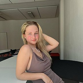 Linda Muscular escort in Amsterdam offers Sexo em diferentes posições services