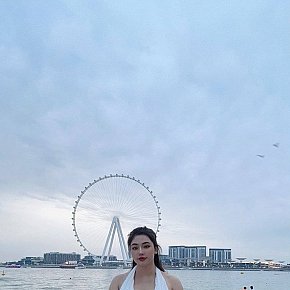Hana Super-forte Di Seno escort in Dubai offers Deep Throat (Gola profonda) services