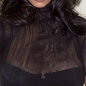 Maliah escort in  offers Massagem sensual em todo o corpo services