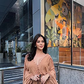 Maria Model/Ex-Model escort in Dubai offers Sklave (hart) services