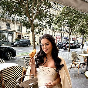 Maria Model/Ex-Model escort in Dubai offers Sklave (hart) services