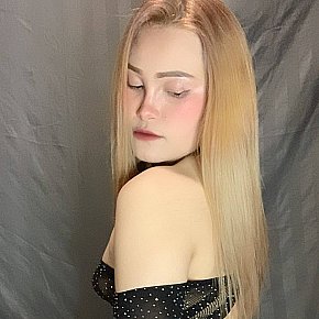 Yuri Pequeña Y Delgada escort in 