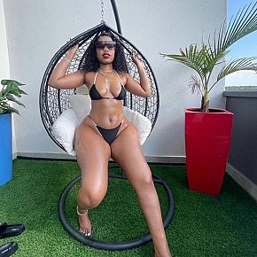 Ayandah escort in Kampala offers Esguichar services