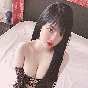 Mina escort in Dubai offers Bacio services