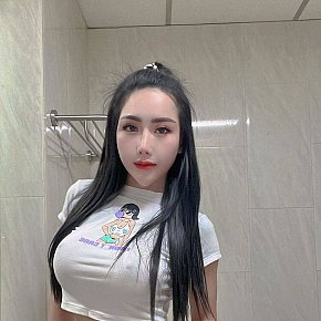 Cara Petite
 escort in Doha