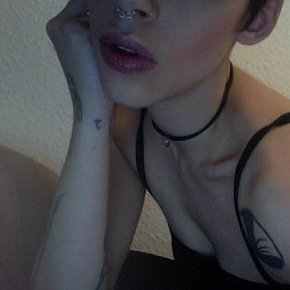 Fox-Beatrix Pequeña Y Delgada escort in Berlin