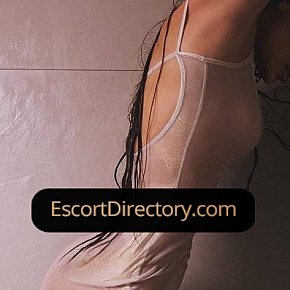 Viki escort in Paris offers 69 Position services