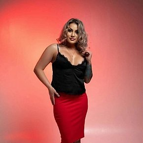 Helena-Milf Matura escort in Manama offers Feticismo Piedi services