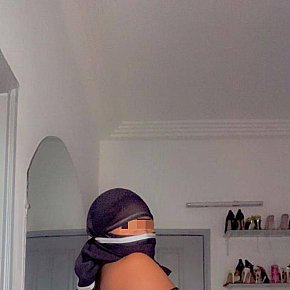 VALERIA Matura escort in Abidjan offers 69 Position services