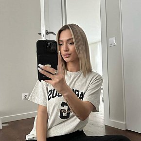 Katherine escort in Hamburg offers Blowjob without Condom services