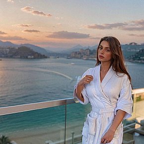 Bethreen escort in Rotterdam offers Beija se rolar química services