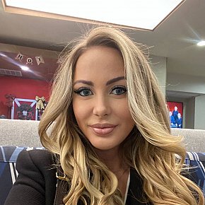 Amanda-Perkar escort in Frankfurt offers Embrasse selon affinités services