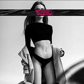 Mary Tetas Enormes escort in Warsaw offers Posición 69 services