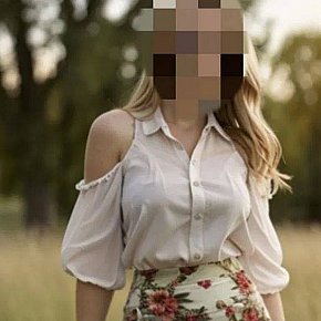 Laura Mature escort in Ibiza offers Erotic massage services