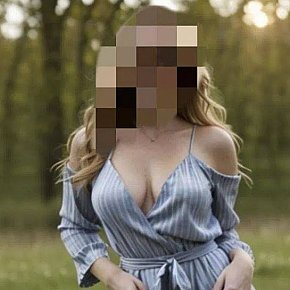 Laura Mature escort in Ibiza offers Erotic massage services