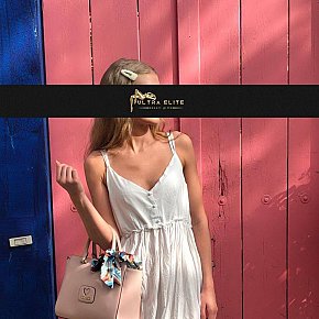 Luna Modella/Ex-modella escort in London offers 69 Position services