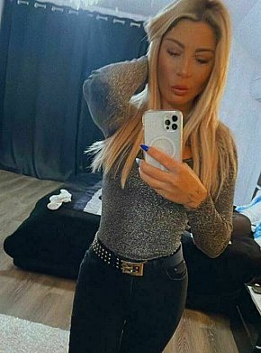 Monyk escort in  offers Finalizare pe Corp(COB) services