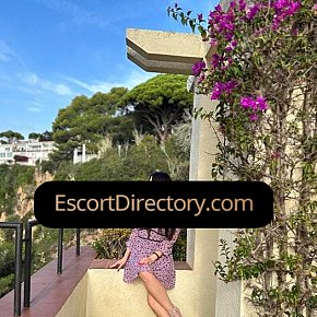 Alya escort in Barcelona offers Girlfriend Experience (GFE) services