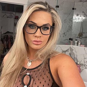 Christine_B escort in Toronto offers Finalizare în Gură services